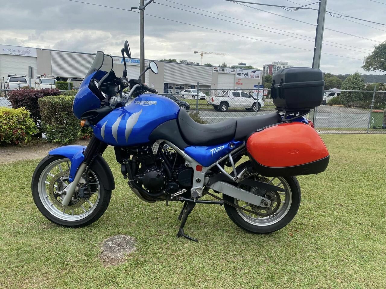 2006 TRIUMPH TIGER 955i DUAL SPORTS 