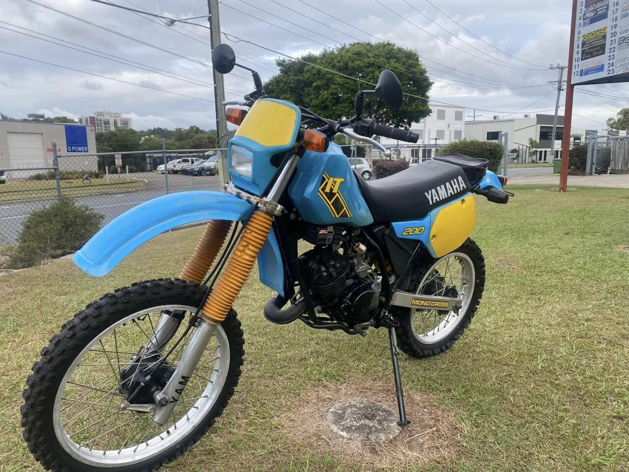 1985 YAMAHA IT200 ENDURO