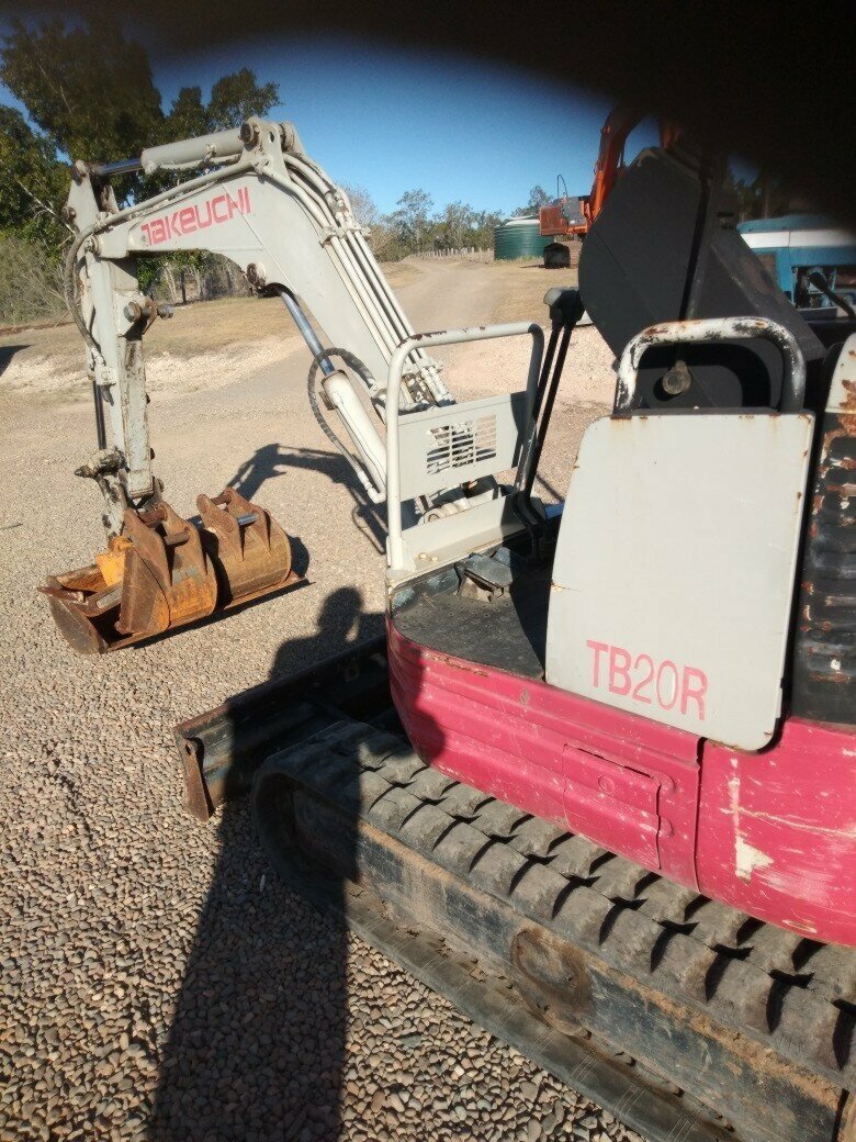 TAKEUCHI TB20R EXCAVATOR