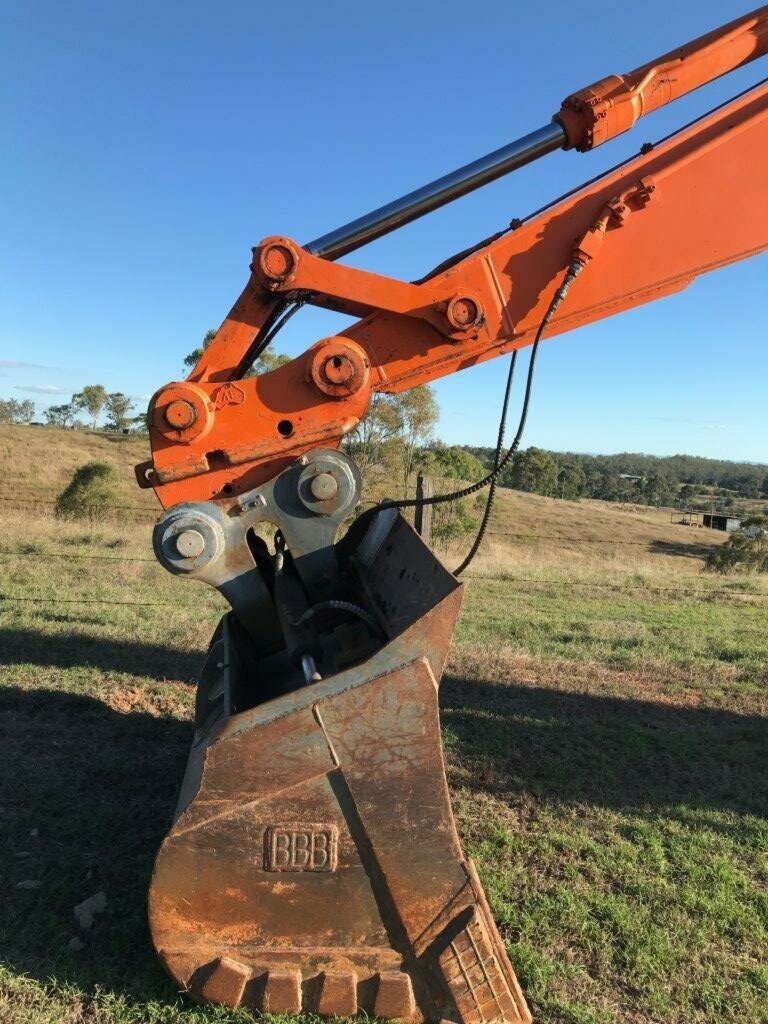 2006 HITACHI ZAXIS 230LC