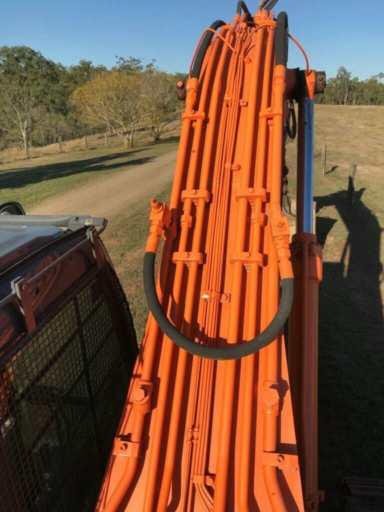 2006 HITACHI ZAXIS 230LC