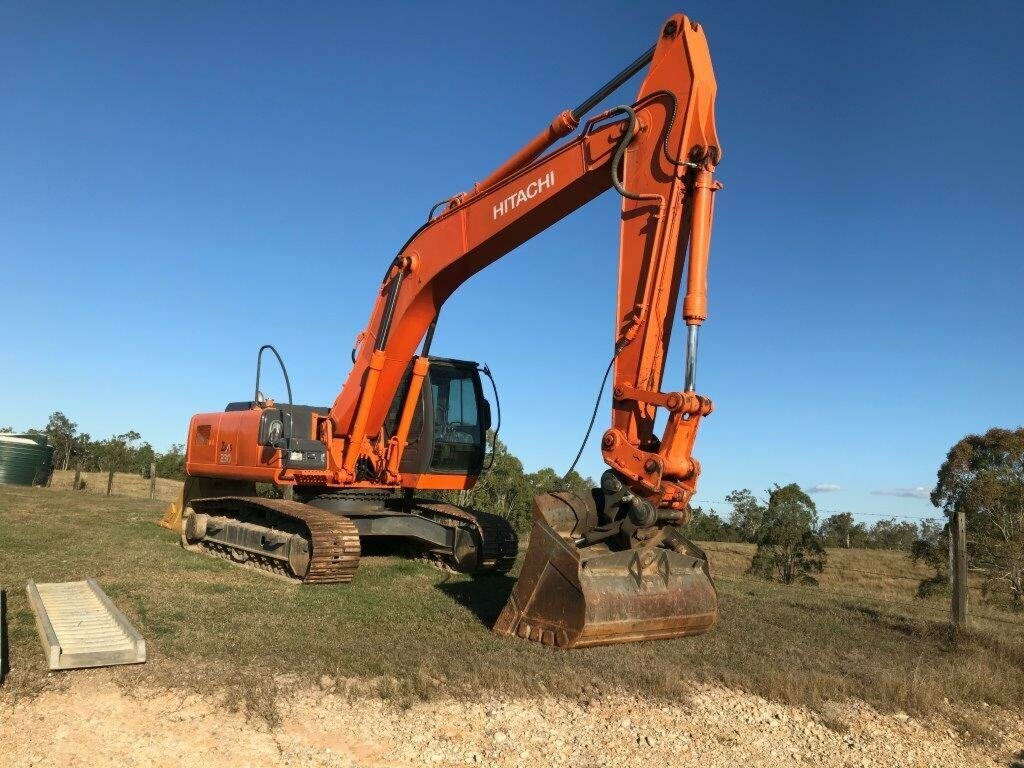 2006 HITACHI ZAXIS 230LC