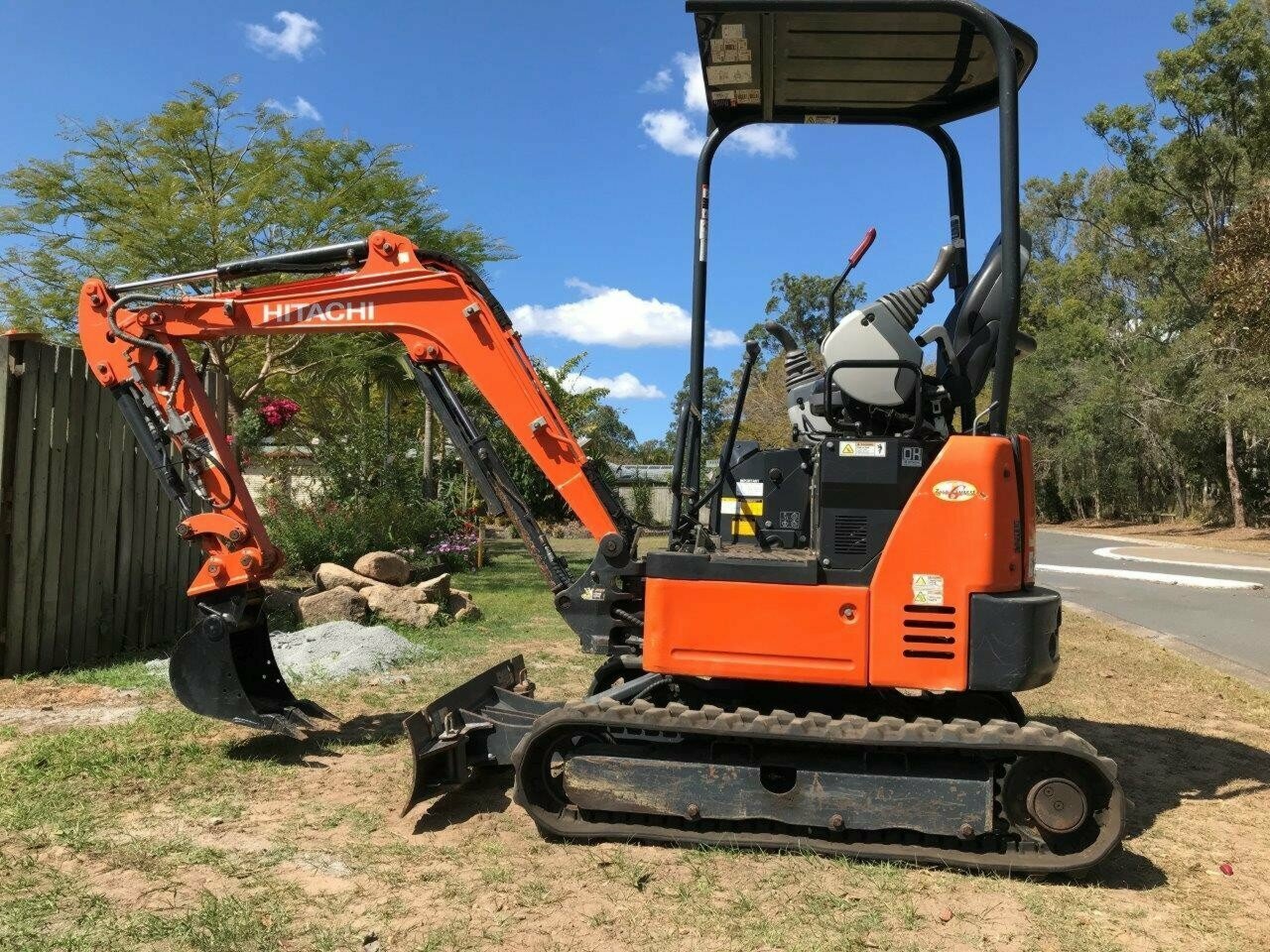 2017 HITACHI ZX17U-5