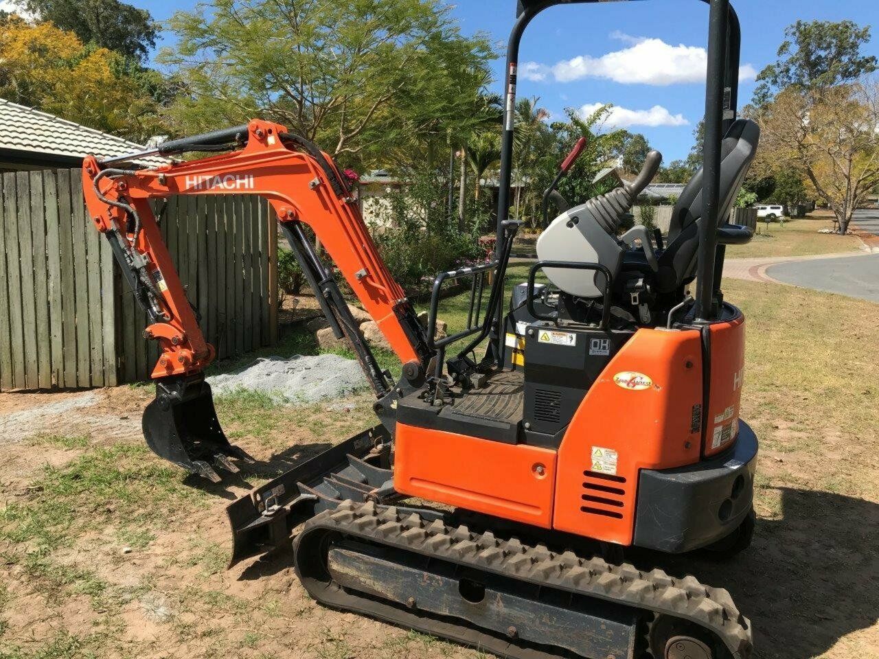2017 HITACHI ZX17U-5