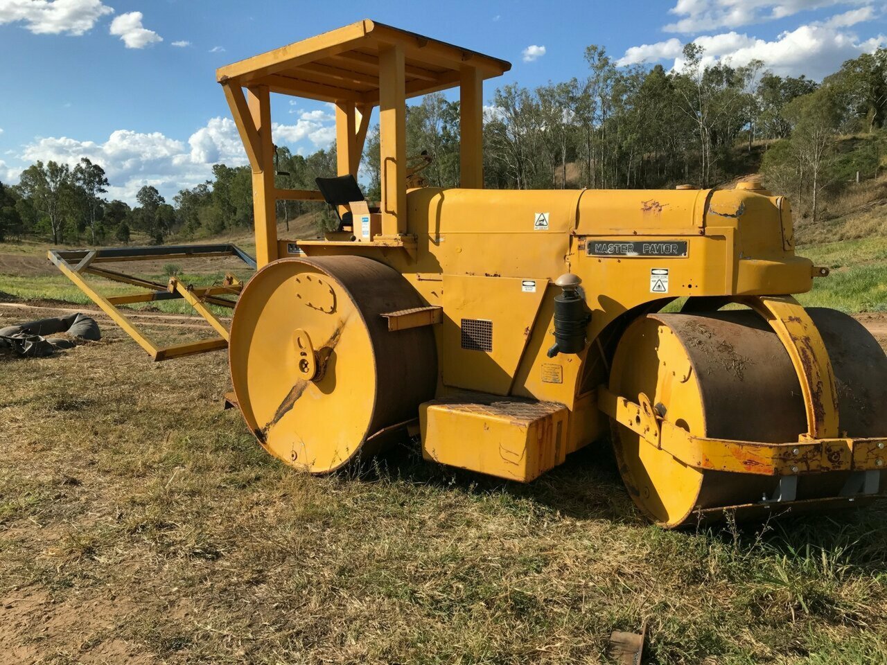 MACDONALD MASTER PAVIOR 3-POINT ROLLER
