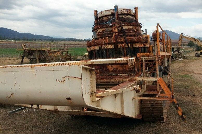 SHENYANG SYMONS 4 1/4 (51 INCH) CORE CRUSHER