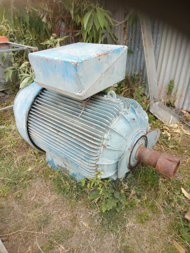 SHENYANG SYMONS 4 1/4 (51 INCH) CORE CRUSHER