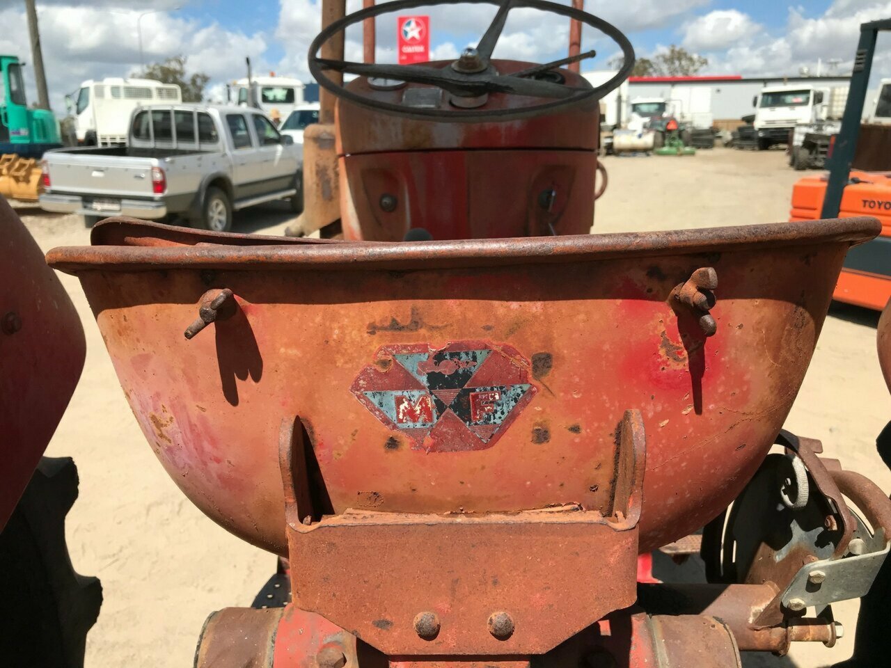 MASSEY FERGUSON 65