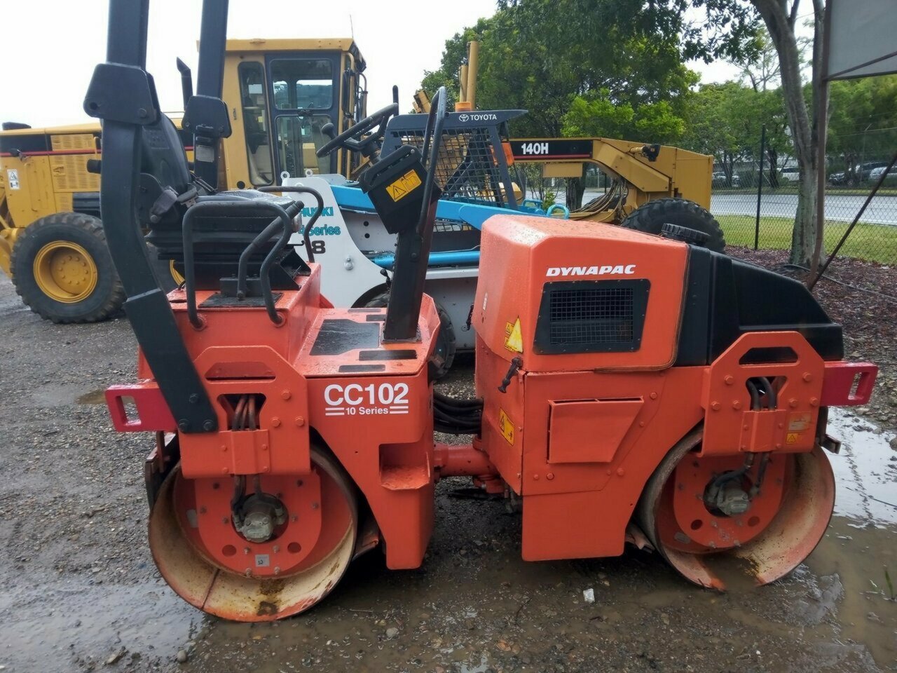 DYNAPAC CC102 ROLLER