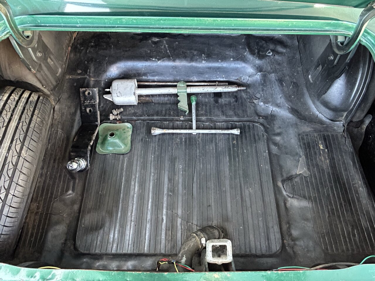 1965 FORD FALCON XP 3 SP AUTOMATIC 4D SEDAN