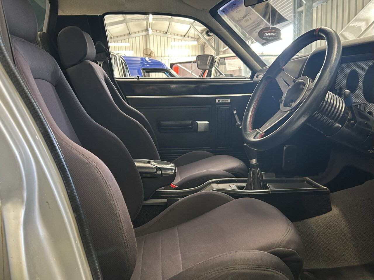 1975 CHRYSLER VALIANT VJ 5 SP MANUAL 2D UTILITY