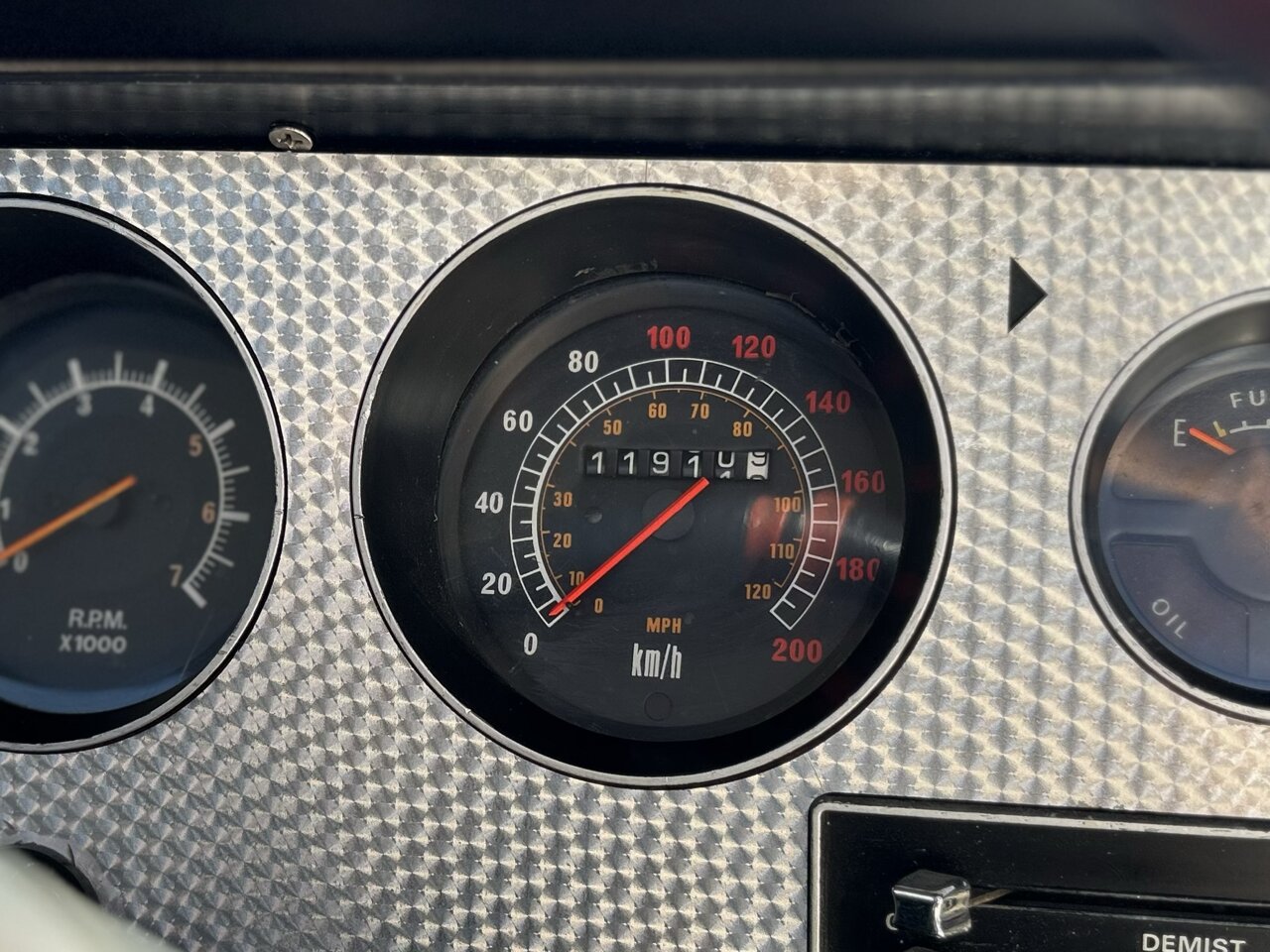 1975 CHRYSLER VALIANT VJ 5 SP MANUAL 2D UTILITY