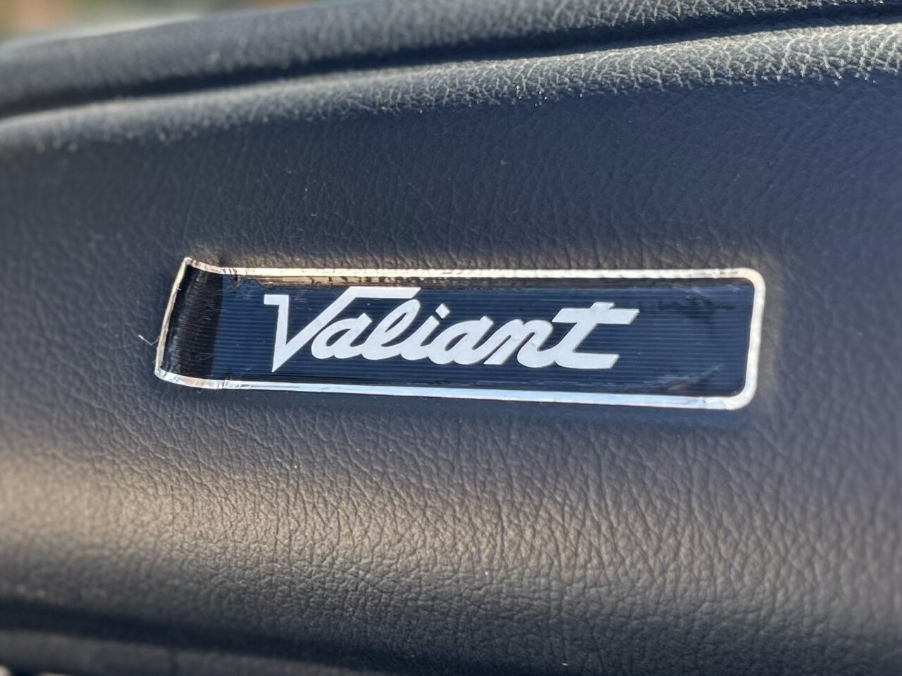 1975 CHRYSLER VALIANT VJ 5 SP MANUAL 2D UTILITY