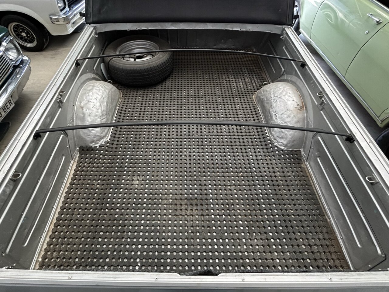 1975 CHRYSLER VALIANT VJ 5 SP MANUAL 2D UTILITY