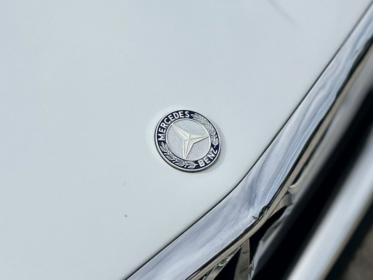 1982 MERCEDES-BENZ 380 SL COUPE