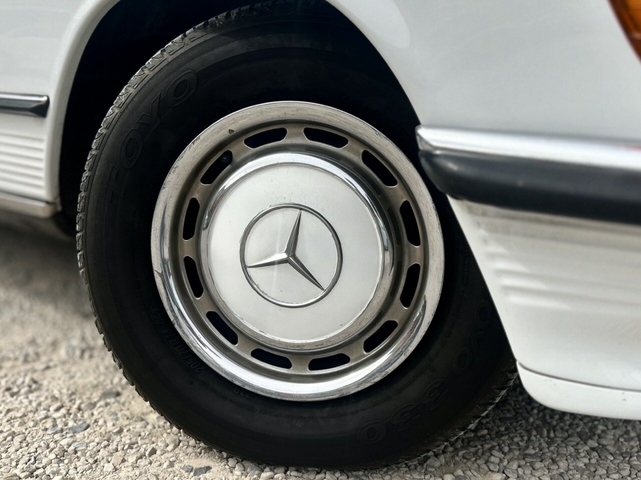 1982 MERCEDES-BENZ 380 SL COUPE