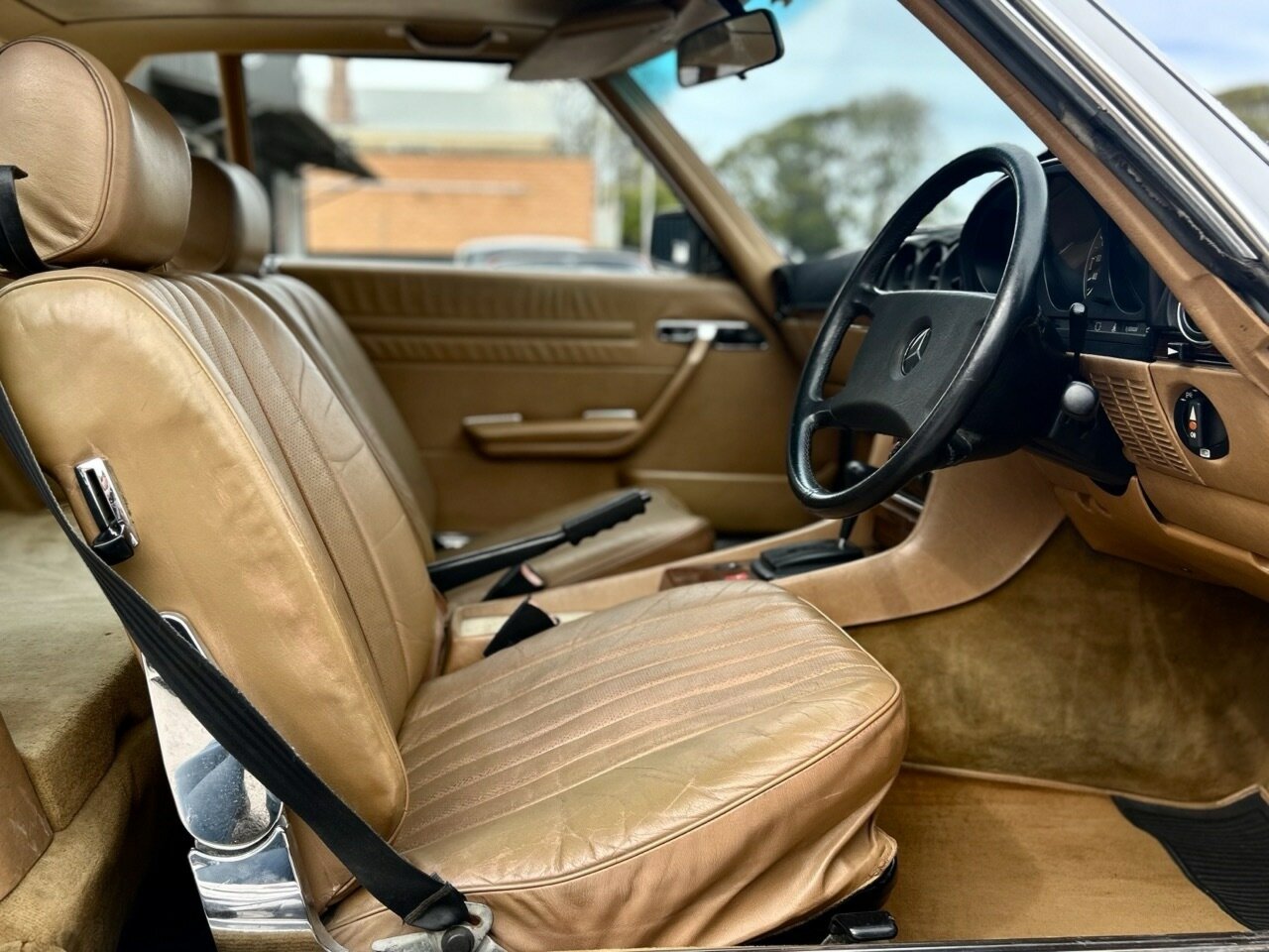 1982 MERCEDES-BENZ 380 SL COUPE