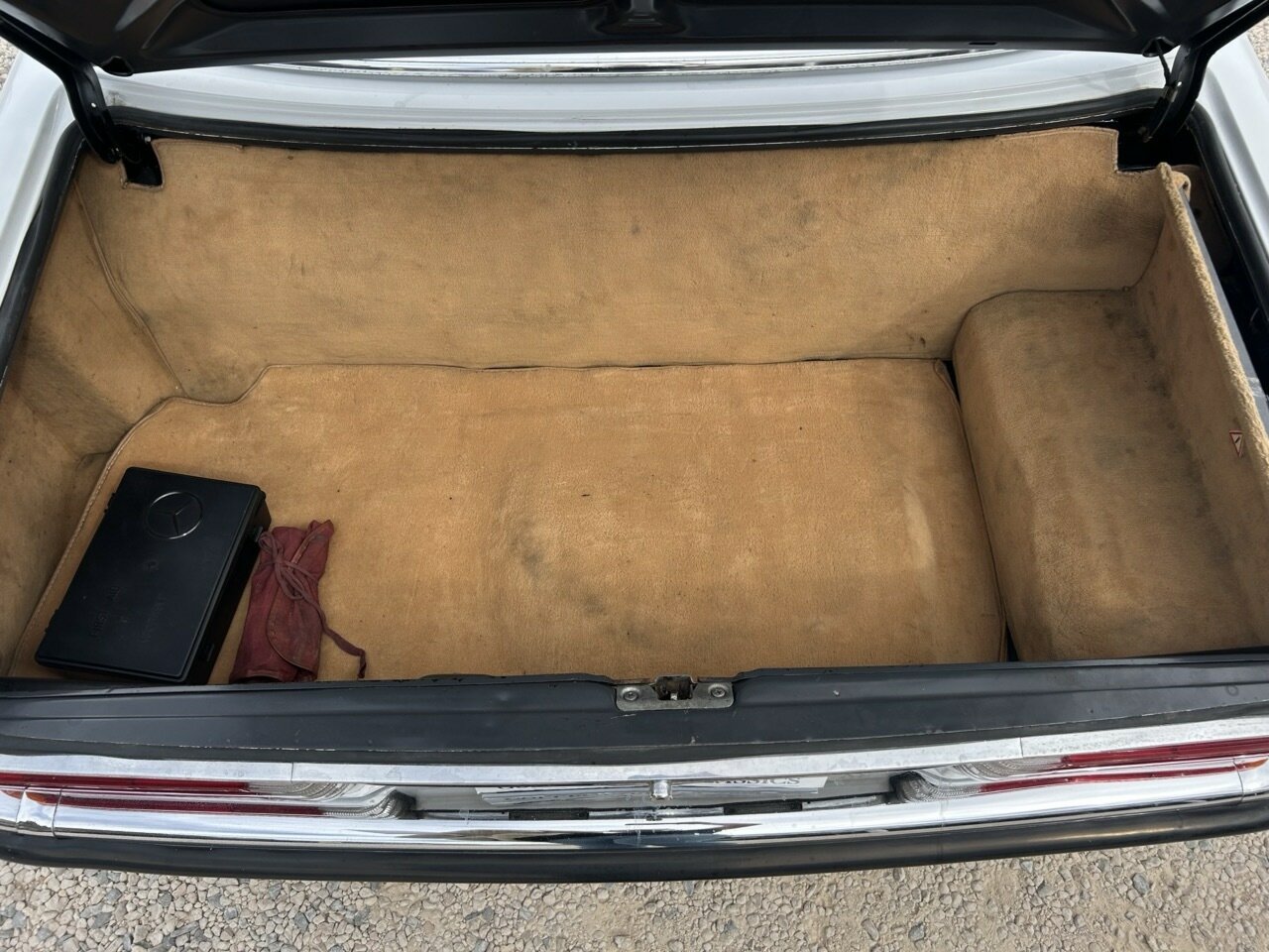 1982 MERCEDES-BENZ 380 SL COUPE