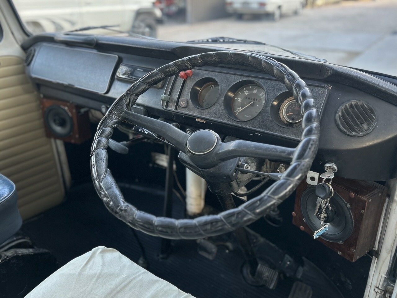 1974 VOLKSWAGEN KOMBI T2 4 SP MANUAL 3D VAN