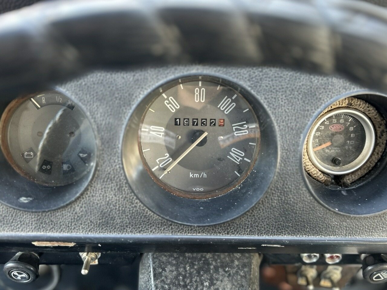 1974 VOLKSWAGEN KOMBI T2 4 SP MANUAL 3D VAN