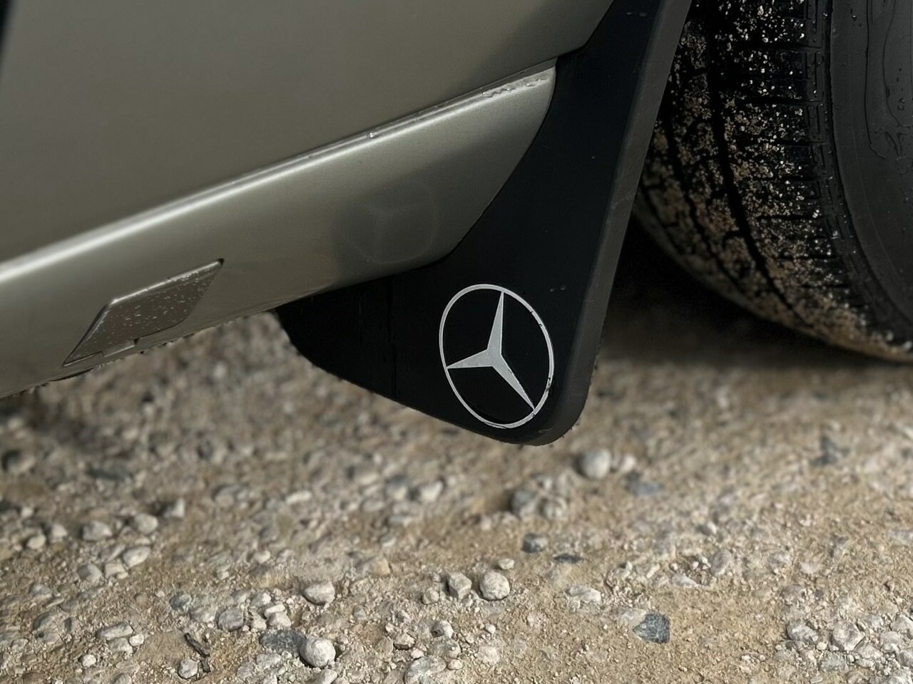 1988 MERCEDES-BENZ 300SE W126 4 SP AUTOMATIC 4D SEDAN