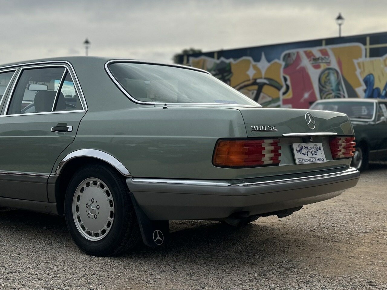 1988 MERCEDES-BENZ 300SE W126 4 SP AUTOMATIC 4D SEDAN