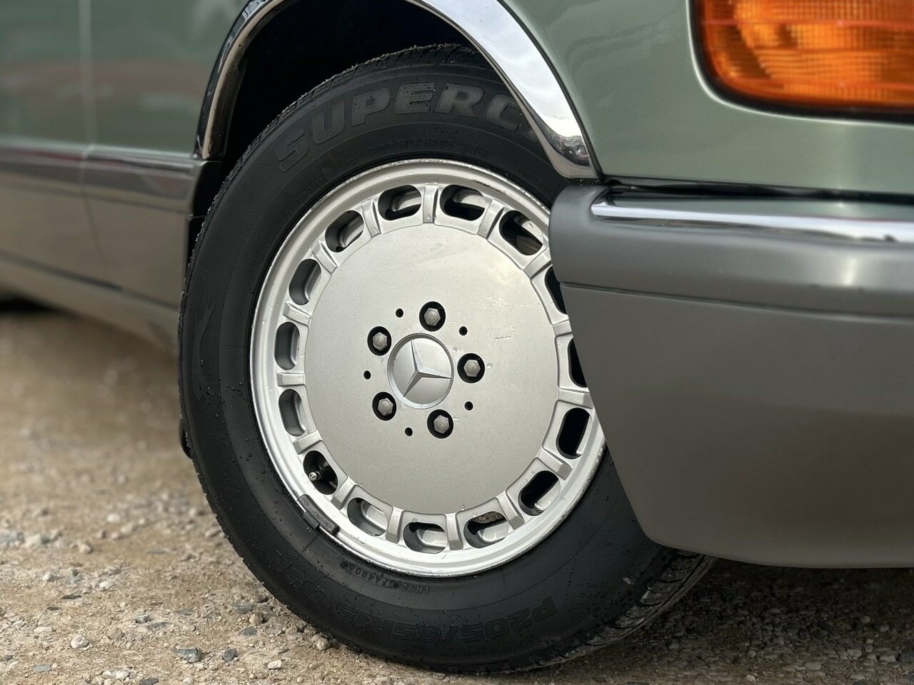 1988 MERCEDES-BENZ 300SE W126 4 SP AUTOMATIC 4D SEDAN