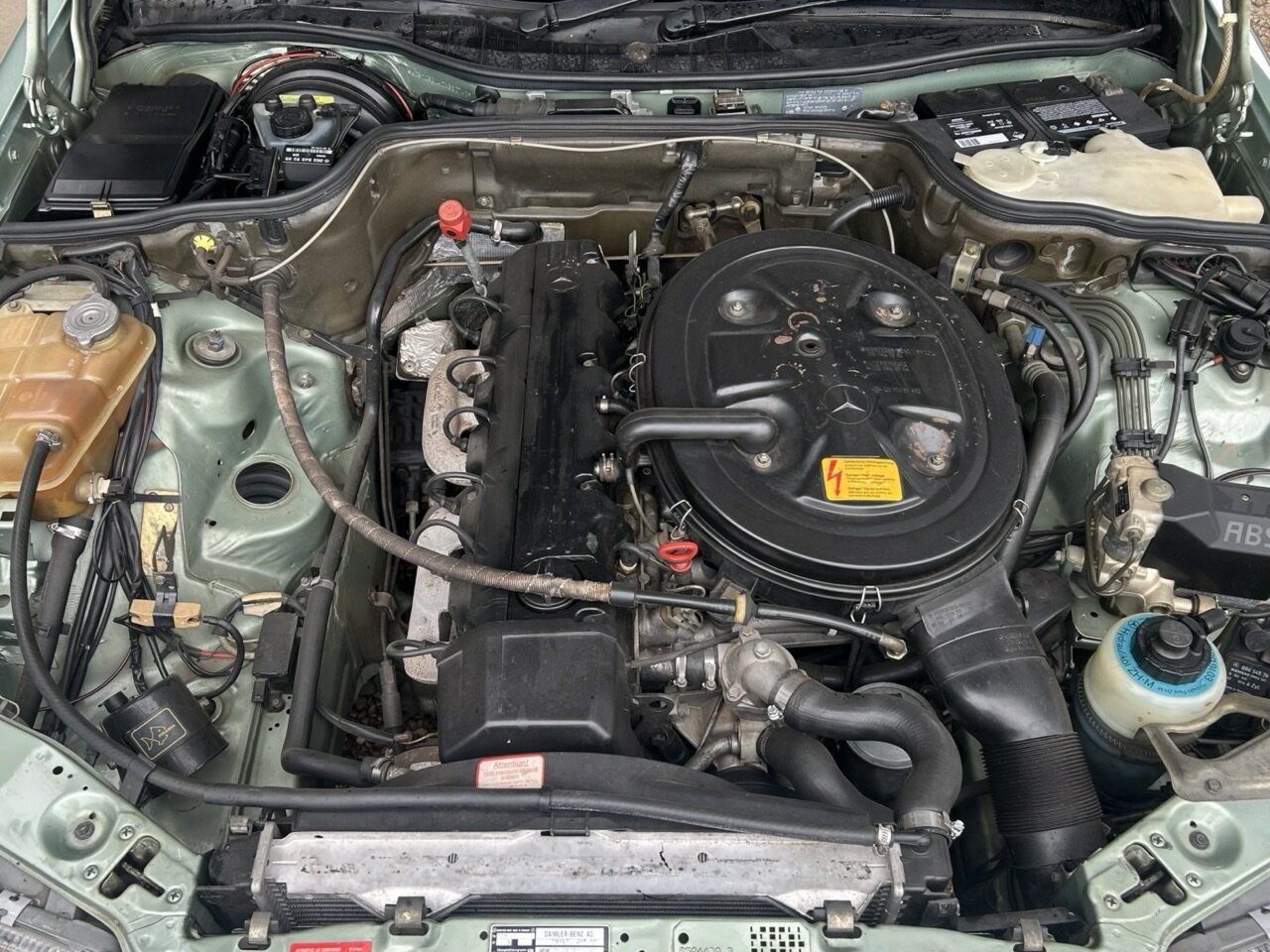 1988 MERCEDES-BENZ 300SE W126 4 SP AUTOMATIC 4D SEDAN