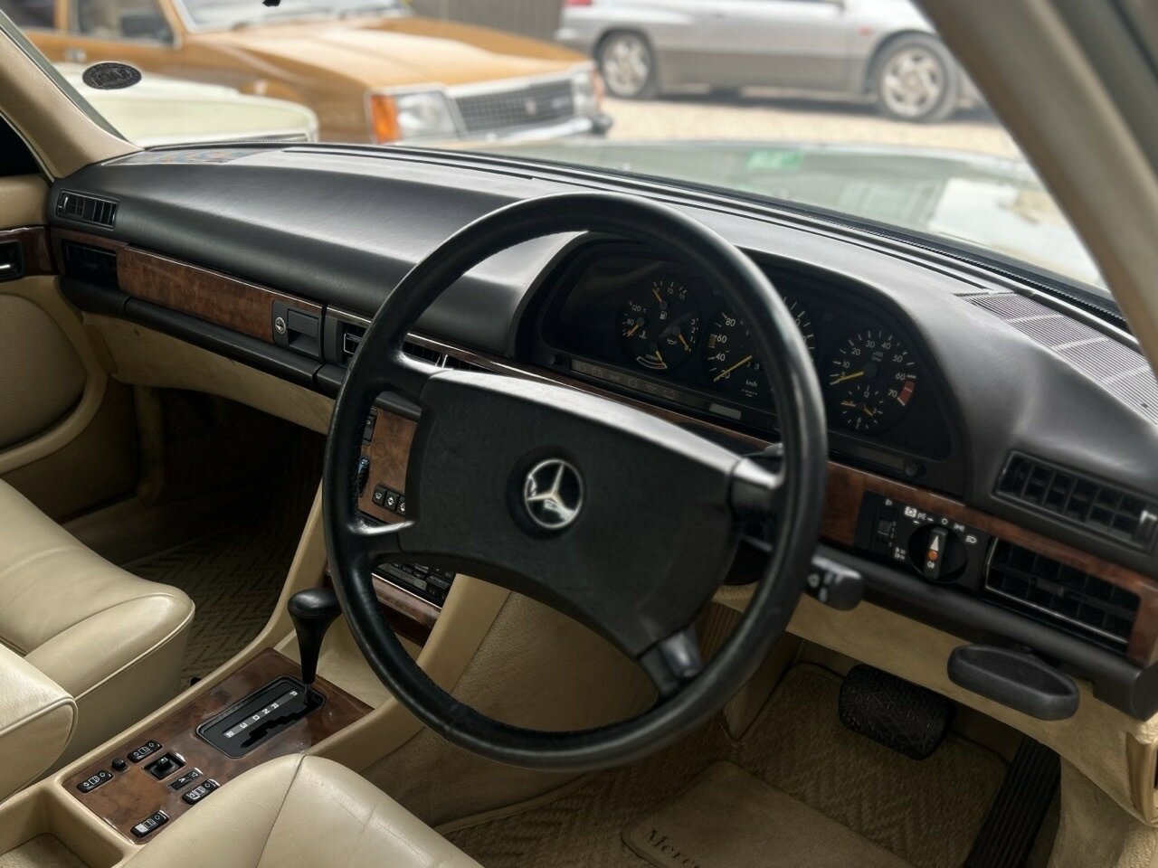 1988 MERCEDES-BENZ 300SE W126 4 SP AUTOMATIC 4D SEDAN
