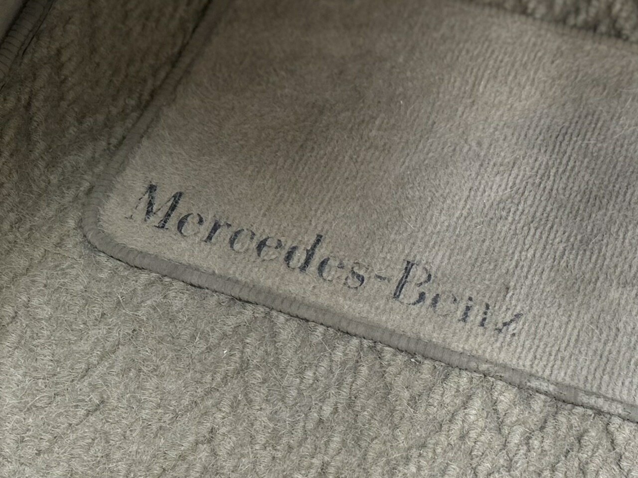 1988 MERCEDES-BENZ 300SE W126 4 SP AUTOMATIC 4D SEDAN