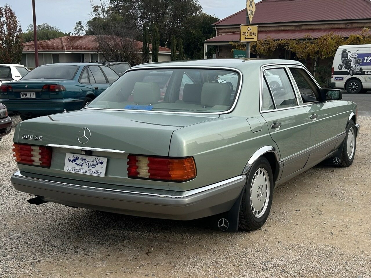 1988 MERCEDES-BENZ 300SE W126 4 SP AUTOMATIC 4D SEDAN