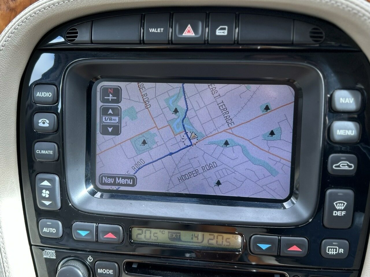 2004 JAGUAR XJ8 X350 SOVEREIGN 6 SP AUTOMATIC 4D SEDAN