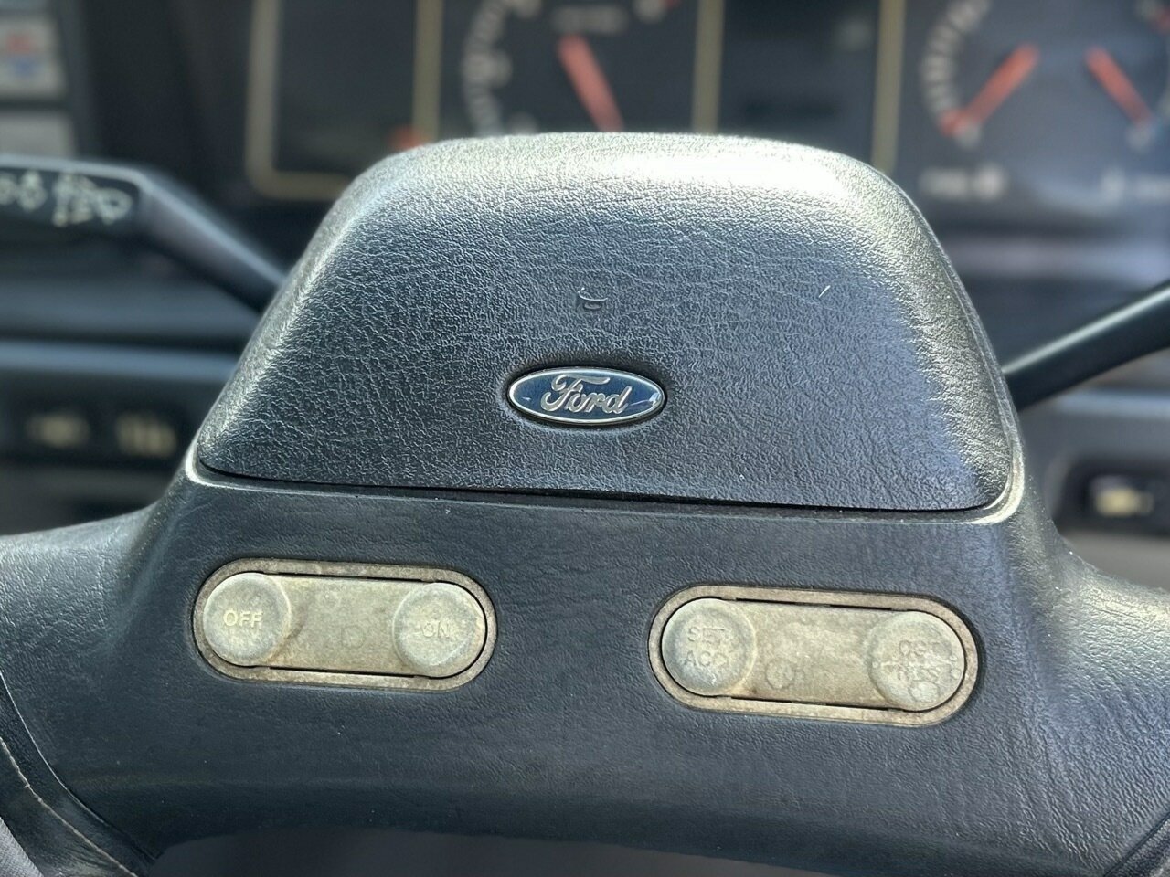 1993 FORD LTD DC 4 SP AUTOMATIC 4D SEDAN