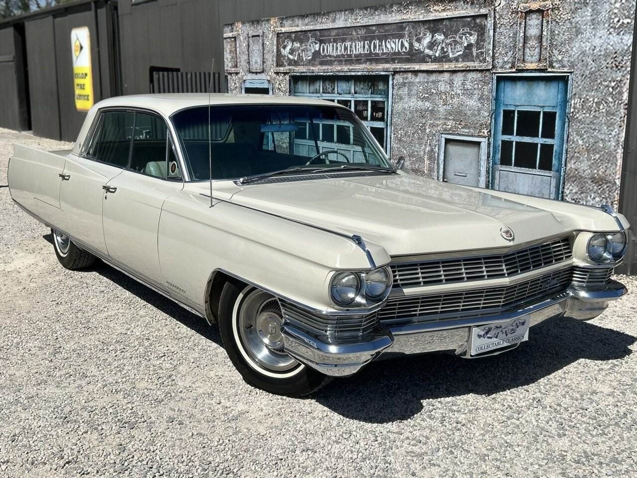 1964 CADILLAC SERIES 62 SEDAN
