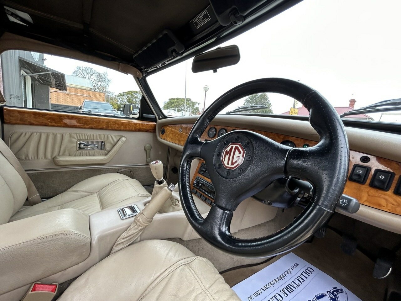 1995 M.G. RV8 5 SP MANUAL 2D CONVERTIBLE