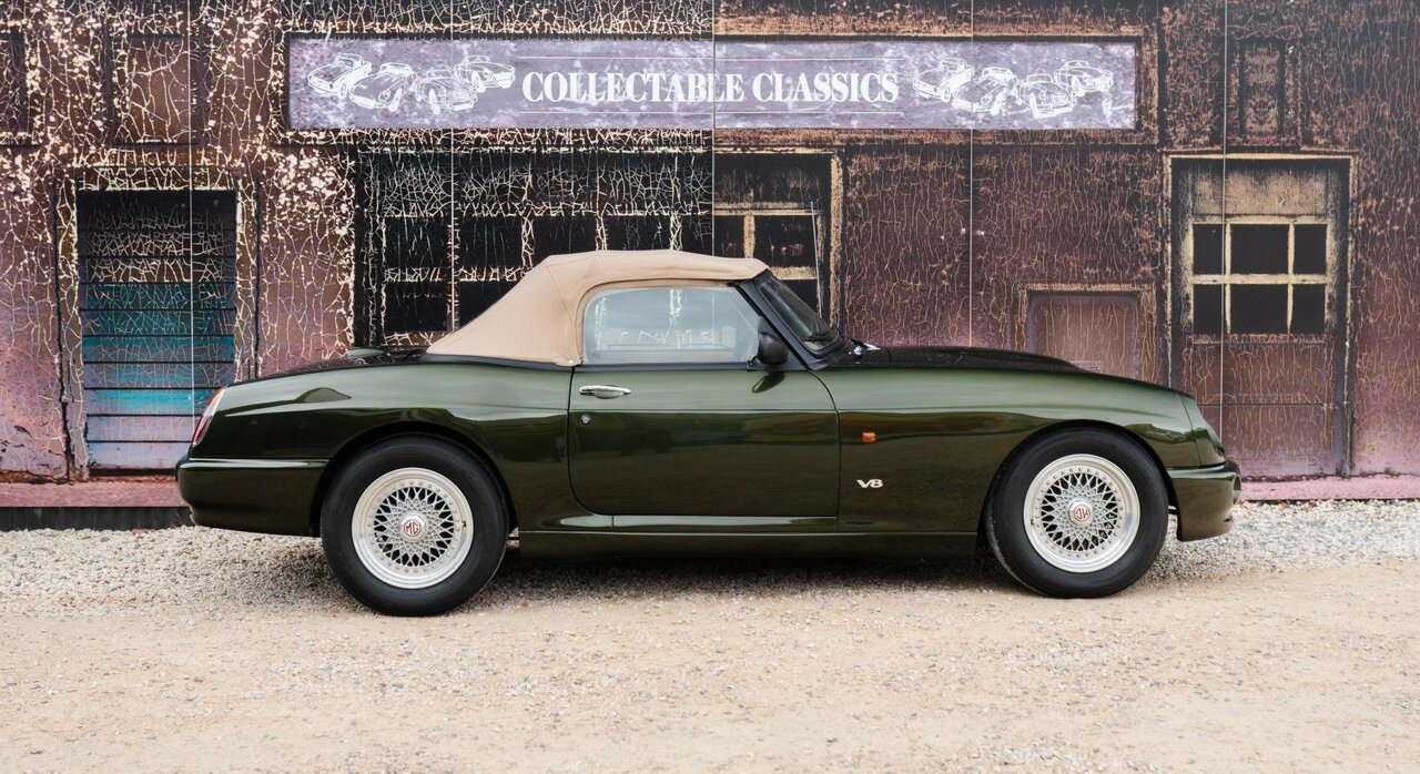 1995 M.G. RV8 5 SP MANUAL 2D CONVERTIBLE