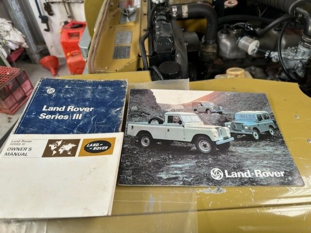 1977 LAND ROVER SERIES III MANUAL 2D TRAY