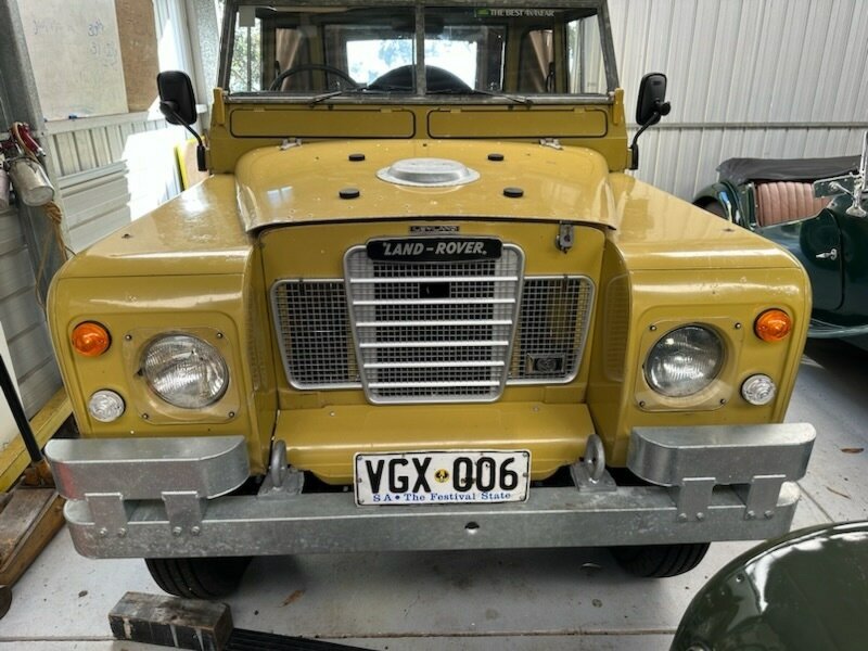 1977 LAND ROVER SERIES III MANUAL 2D TRAY