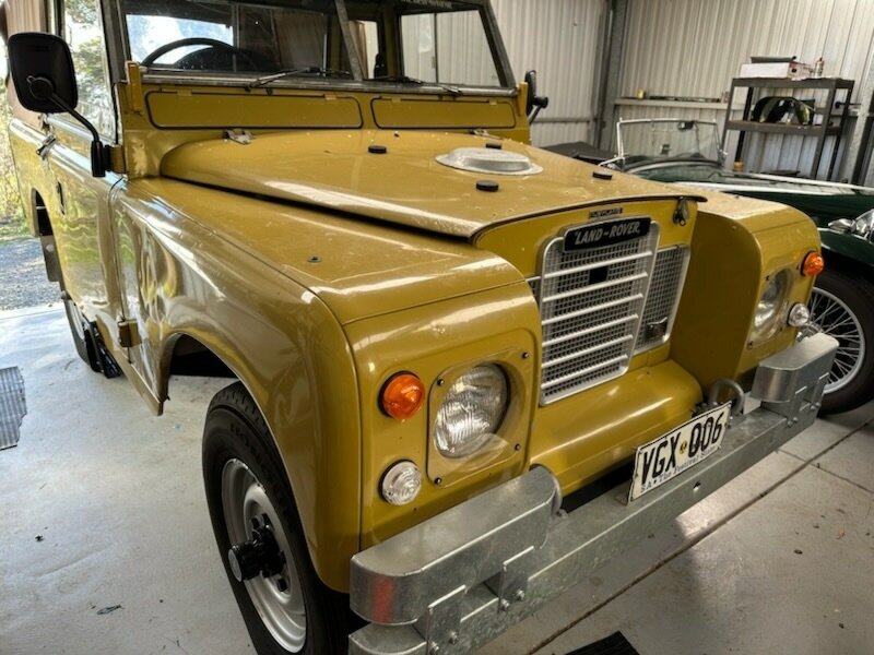 1977 LAND ROVER SERIES III MANUAL 2D TRAY