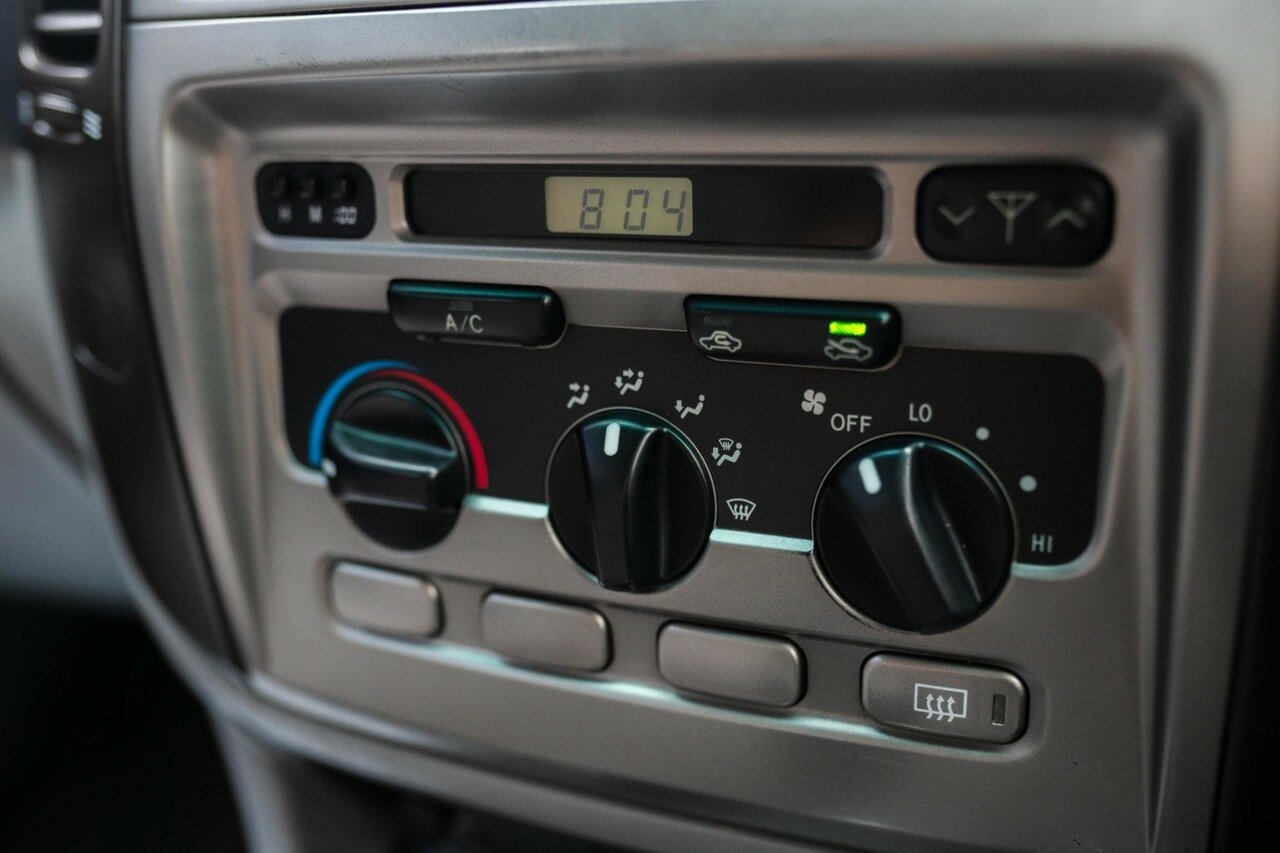 2004 TOYOTA LANDCRUISER GXL 100 SERIES AUTOMATIC 4D WAGON