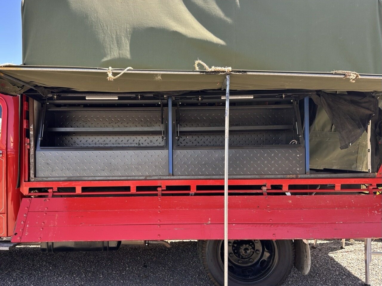 1951 BEDFORD TRUCK