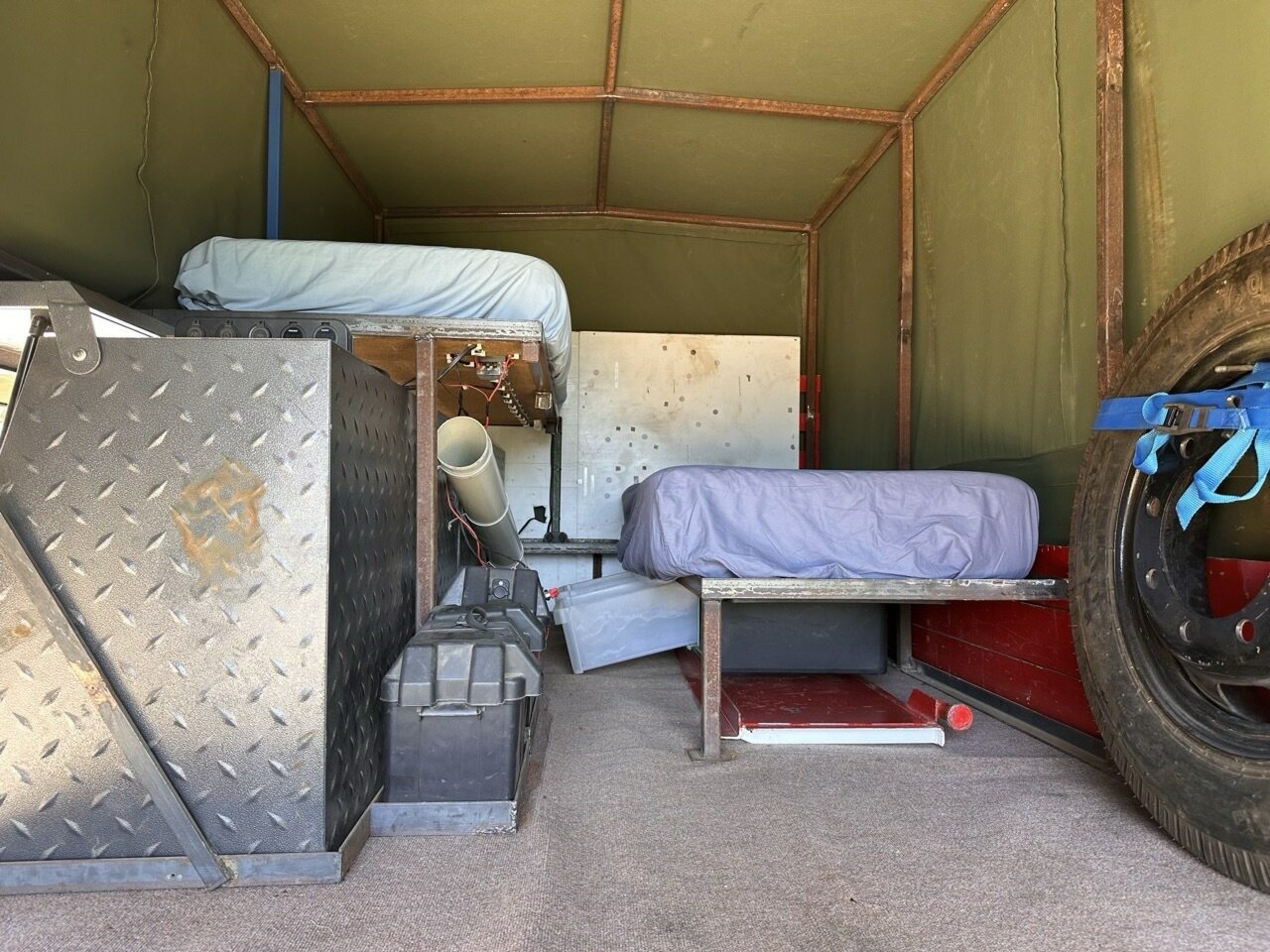 1951 BEDFORD TRUCK