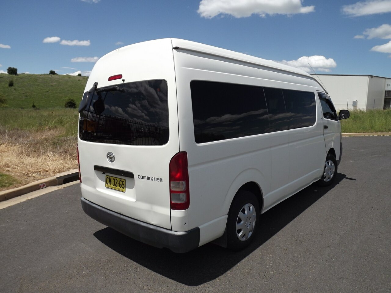2009 TOYOTA HIACE COMMUTER 6 SP MANUAL 3D BUS