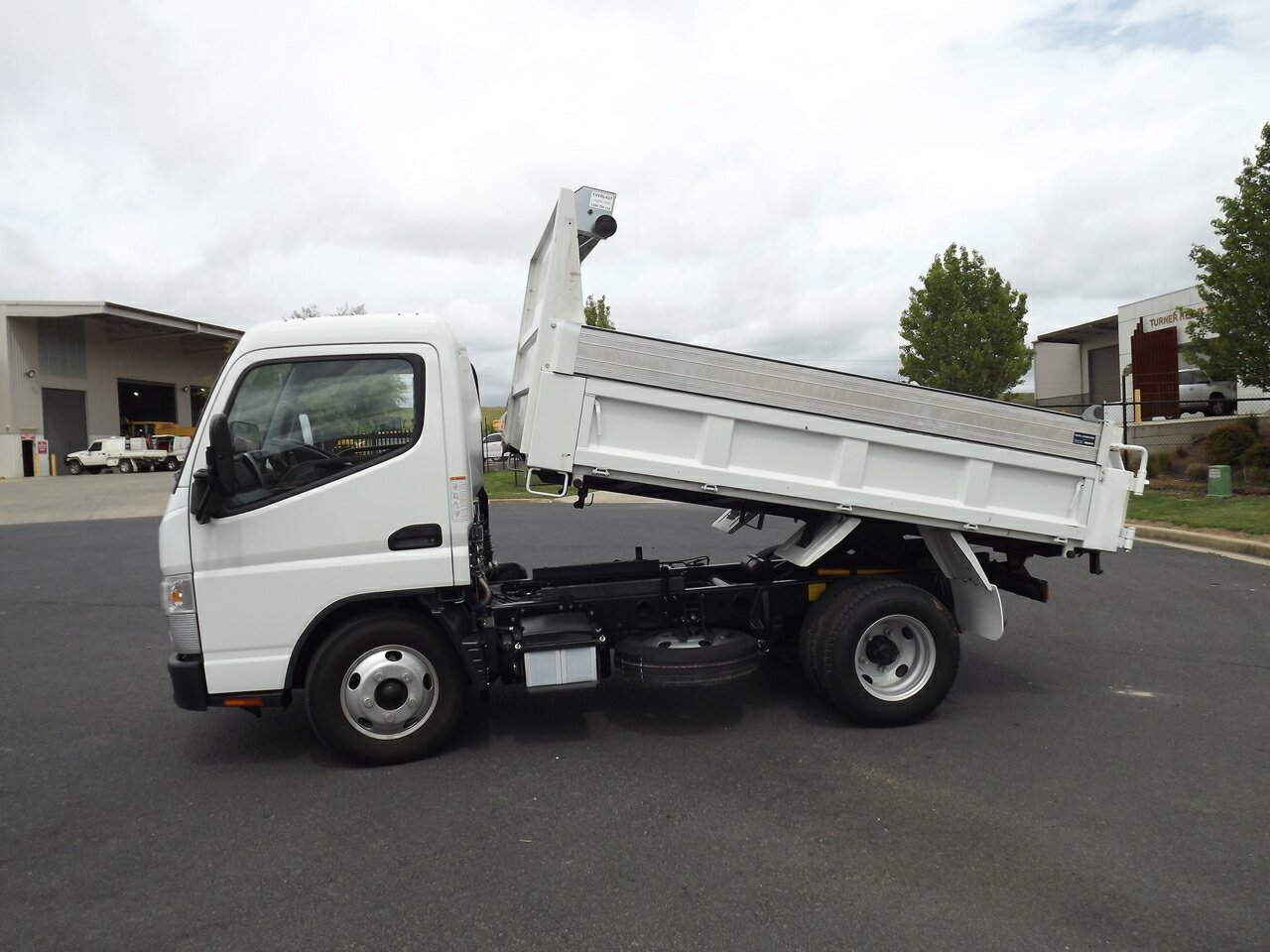 2023 MITSUBISHI FUSO CANTER 5 SP MANUAL 2D TIPPER TRUCK