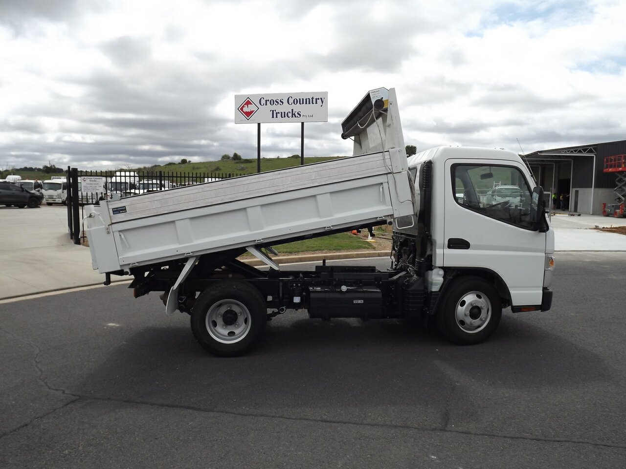 2023 MITSUBISHI FUSO CANTER 5 SP MANUAL 2D TIPPER TRUCK