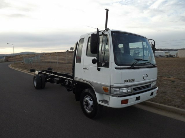 2001 HINO FD 5 SP MANUAL CAB CHASSIS
