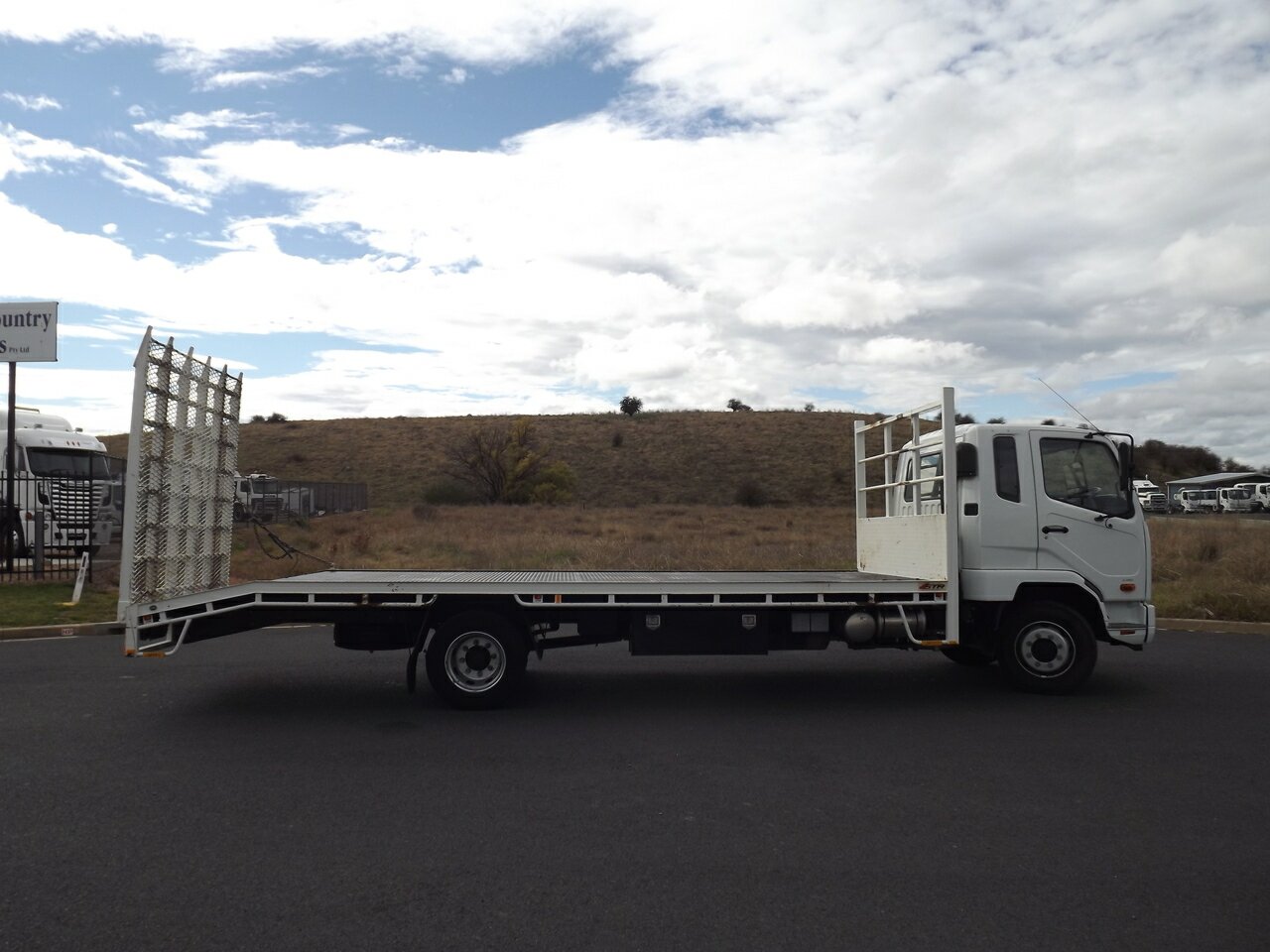 2018 MITSUBISHI FUSO FIGHTER 1424 6 SP MANUAL 2D BEAVERTAIL