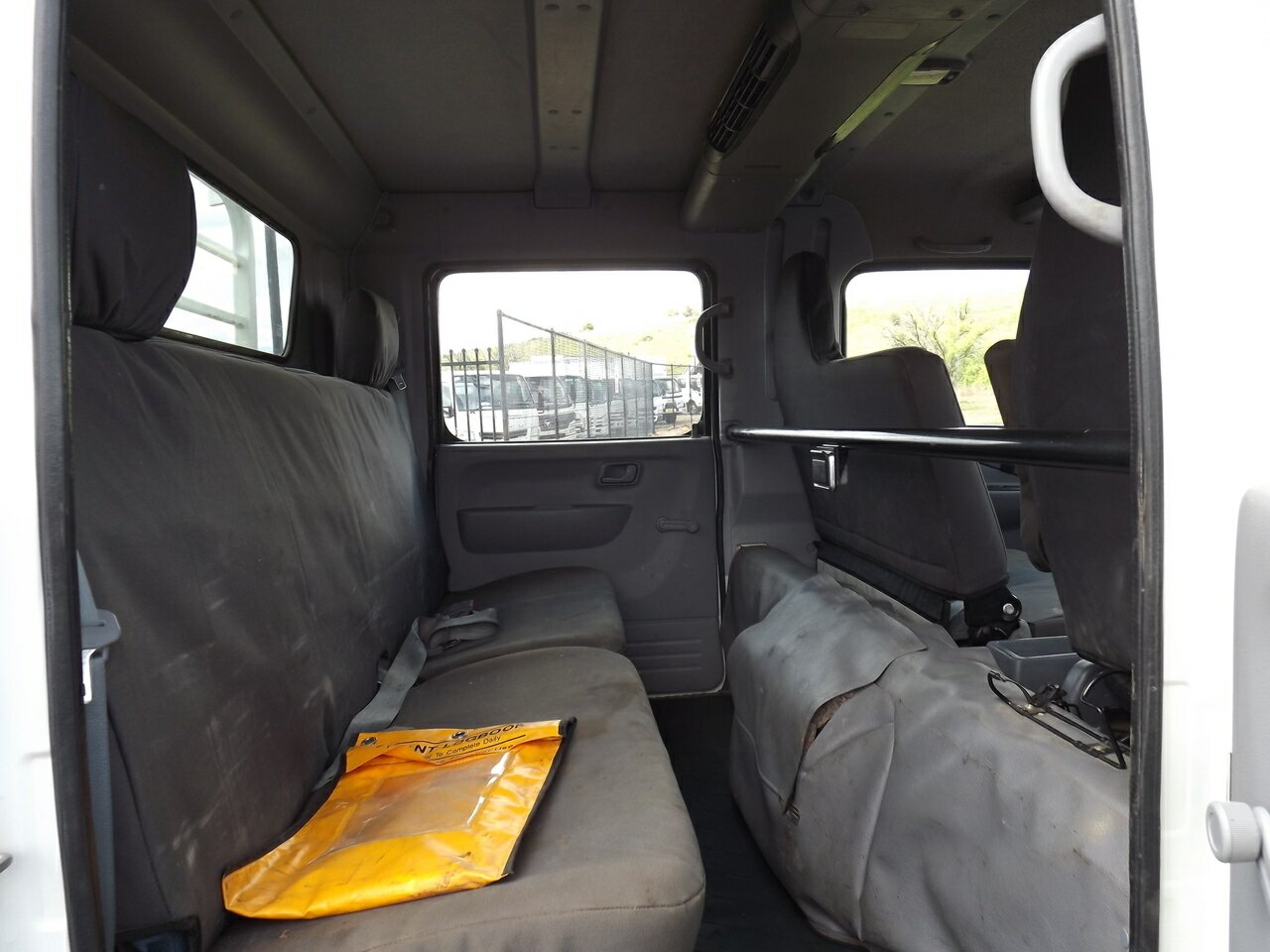 2015 MITSUBISHI FUSO CANTER FG 4X4 CREW 5 SP MANUAL 4D TRAY
