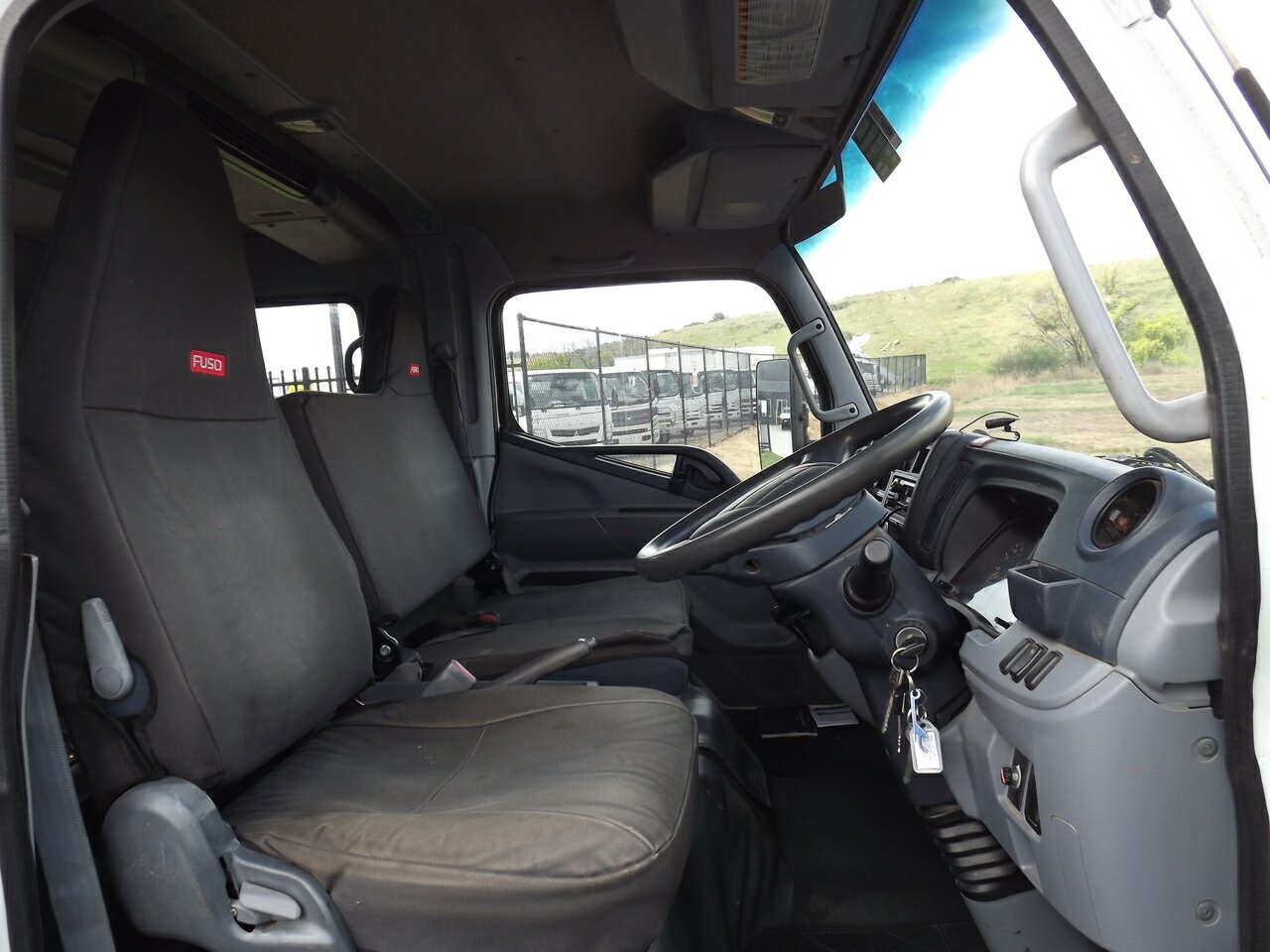 2015 MITSUBISHI FUSO CANTER FG 4X4 CREW 5 SP MANUAL 4D TRAY