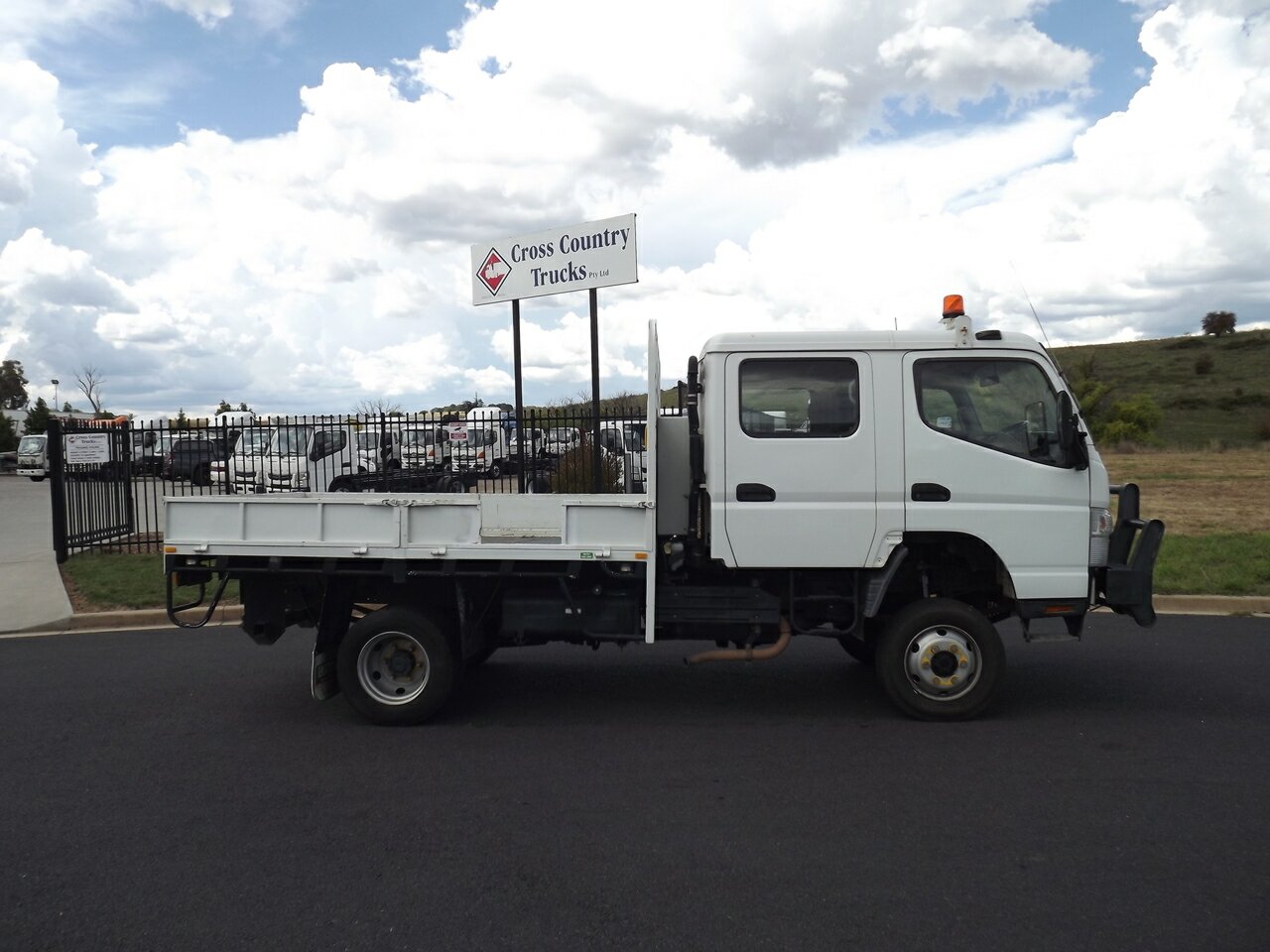2015 MITSUBISHI FUSO CANTER FG 4X4 CREW 5 SP MANUAL 4D TRAY